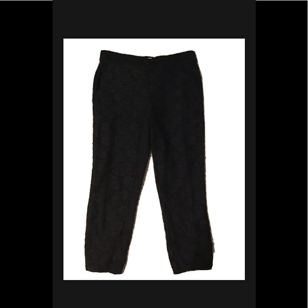 Crown and Ivy Navy Capri pants